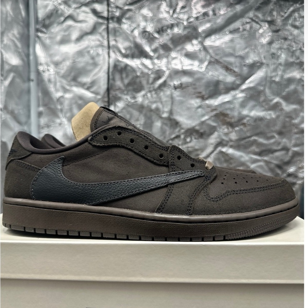 Travis Scott Velvet Jordan 1